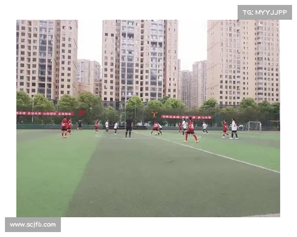 校园文化与英联赛杯互动发展探析学生足球精神与赛事融合路径